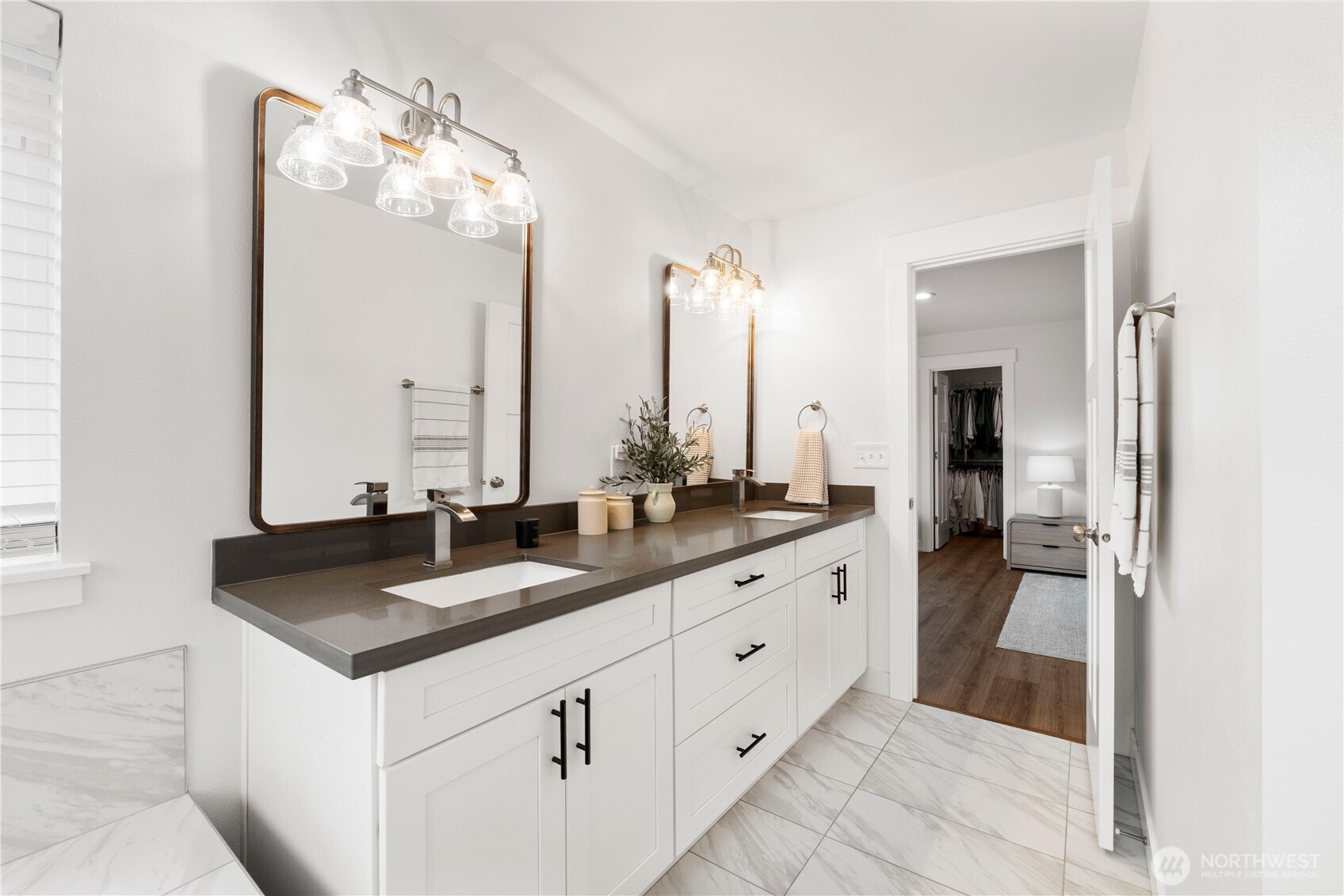 3575 E Grandview Avenue , Tacoma, WA 98404