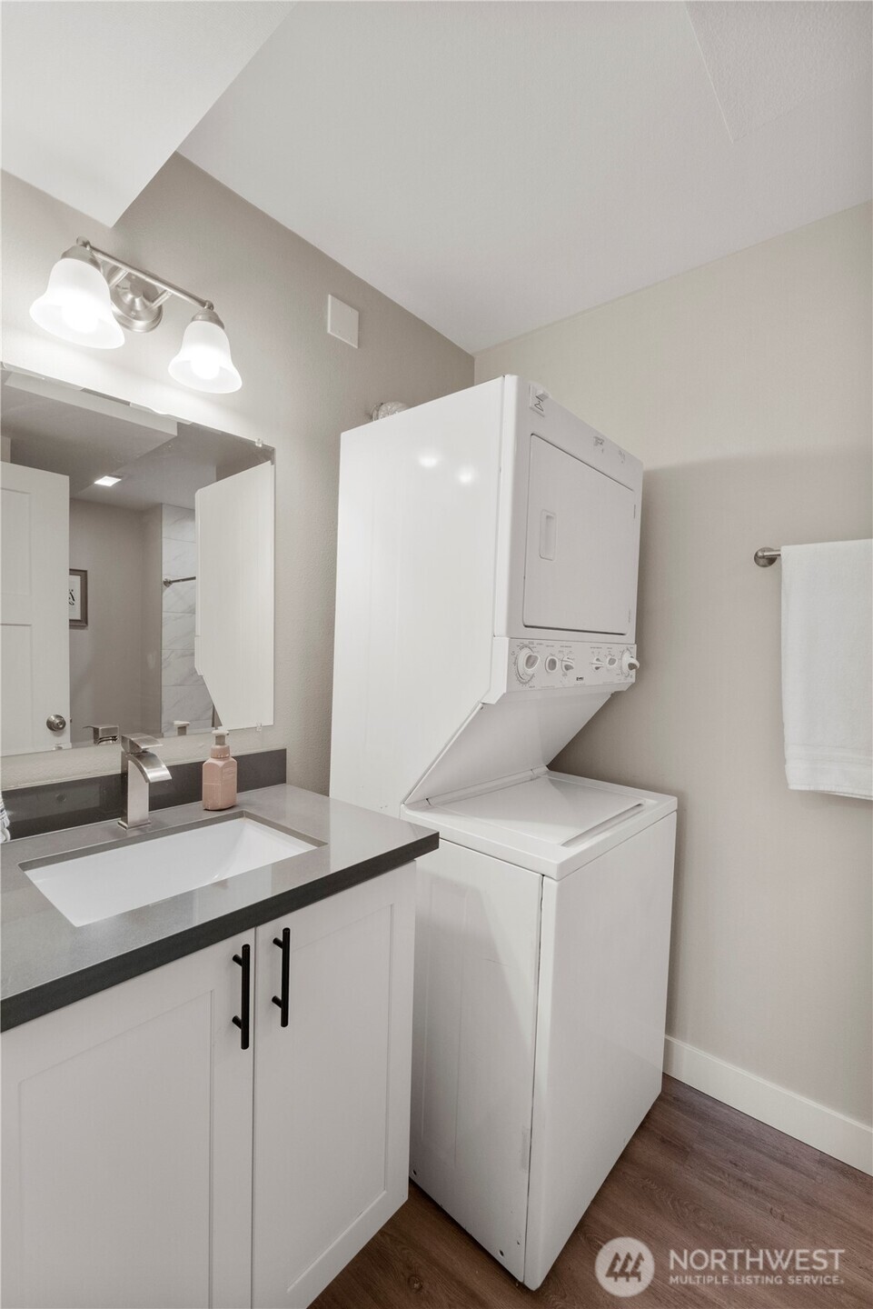 3575 E Grandview Avenue , Tacoma, WA 98404