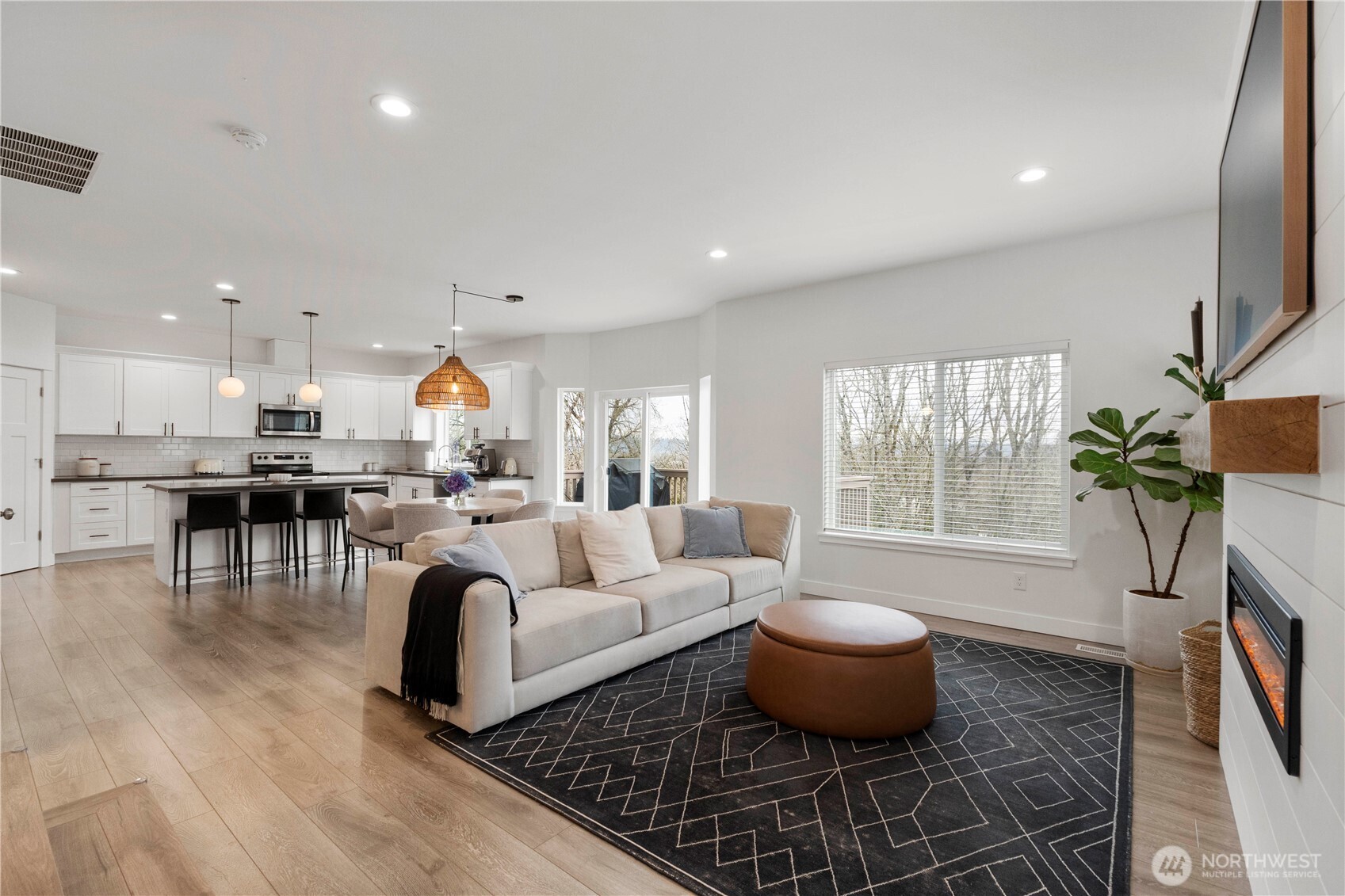 3575 E Grandview Avenue , Tacoma, WA 98404