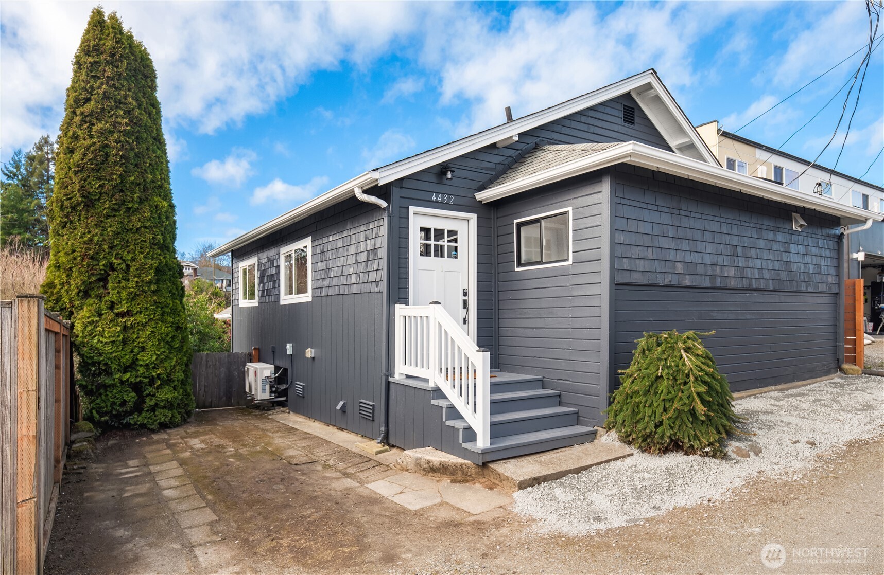 4432 40th Avenue SW, Seattle, WA 98116