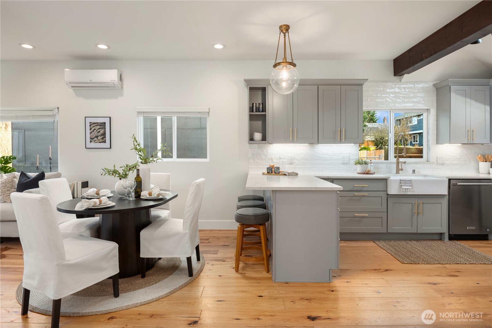 4432 40th Avenue SW, Seattle, WA 98116