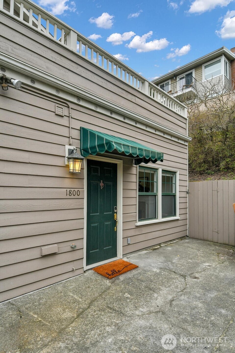 1800 10th Avenue W #1800, Seattle, WA 98119