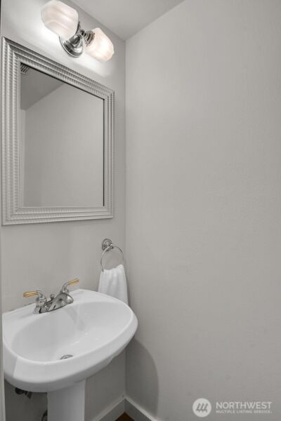 1800 10th Avenue W #1800, Seattle, WA 98119 - Photo 11