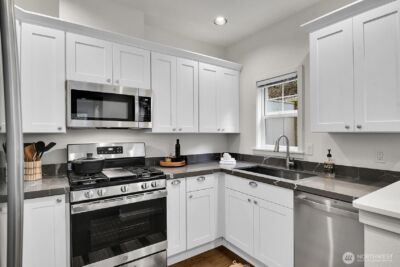 1800 10th Avenue W #1800, Seattle, WA 98119 - Photo 9