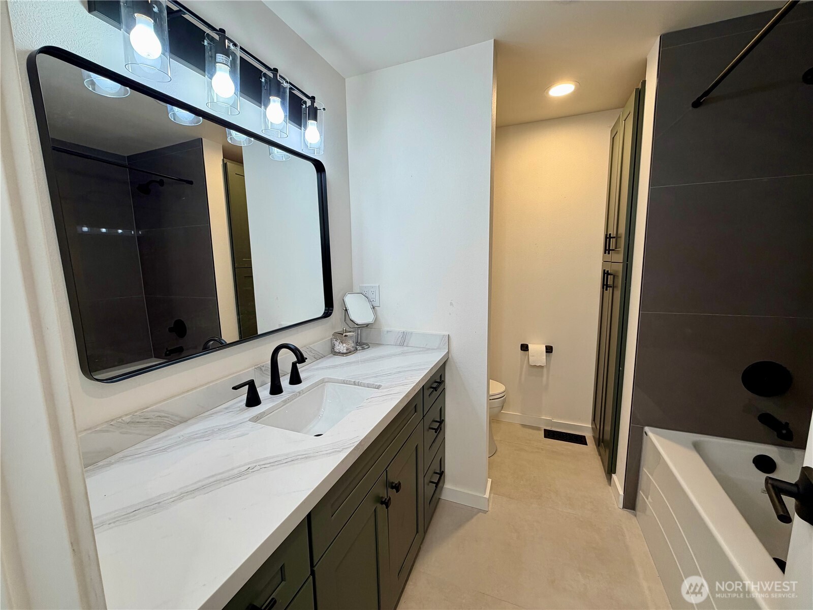 432 8th Street , Blaine, WA 98230