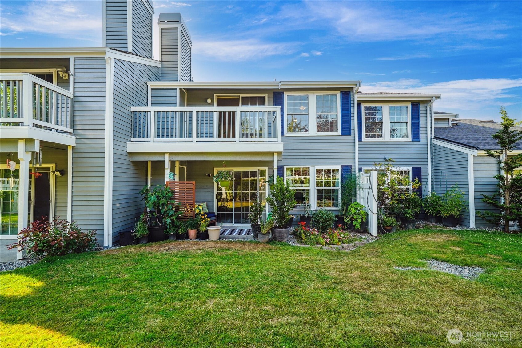 5813 S 238th CT #F2, Kent, WA 98032