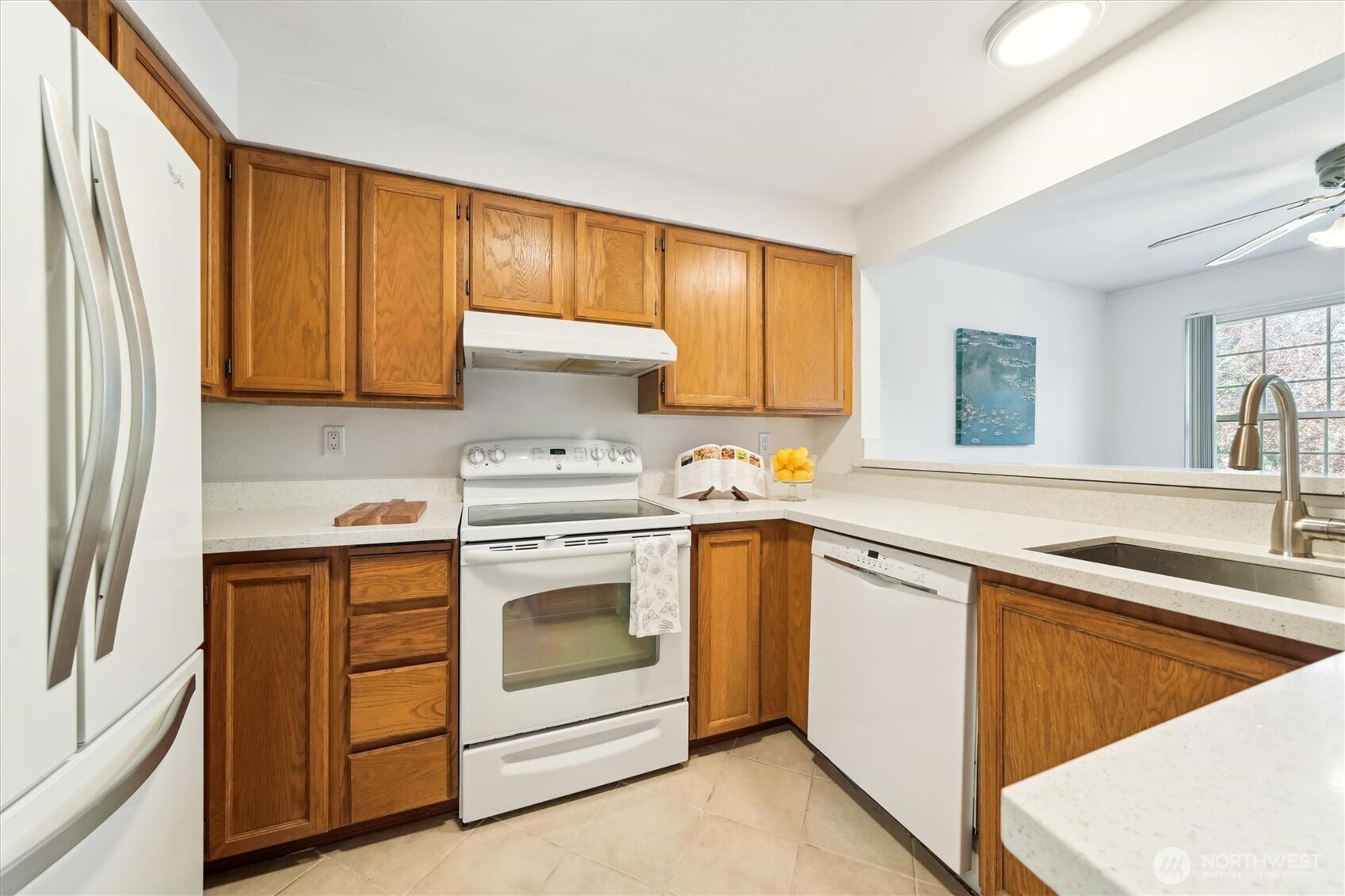 5813 S 238th CT #F2, Kent, WA 98032