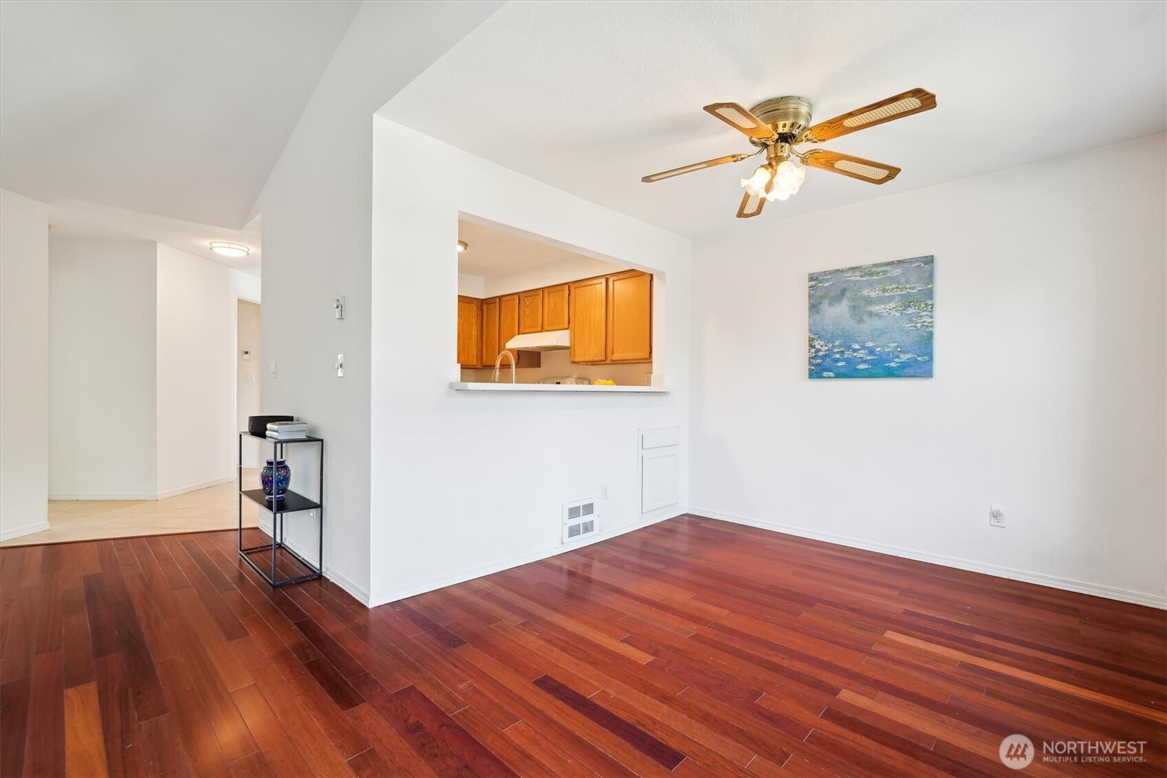 5813 S 238th CT #F2, Kent, WA 98032