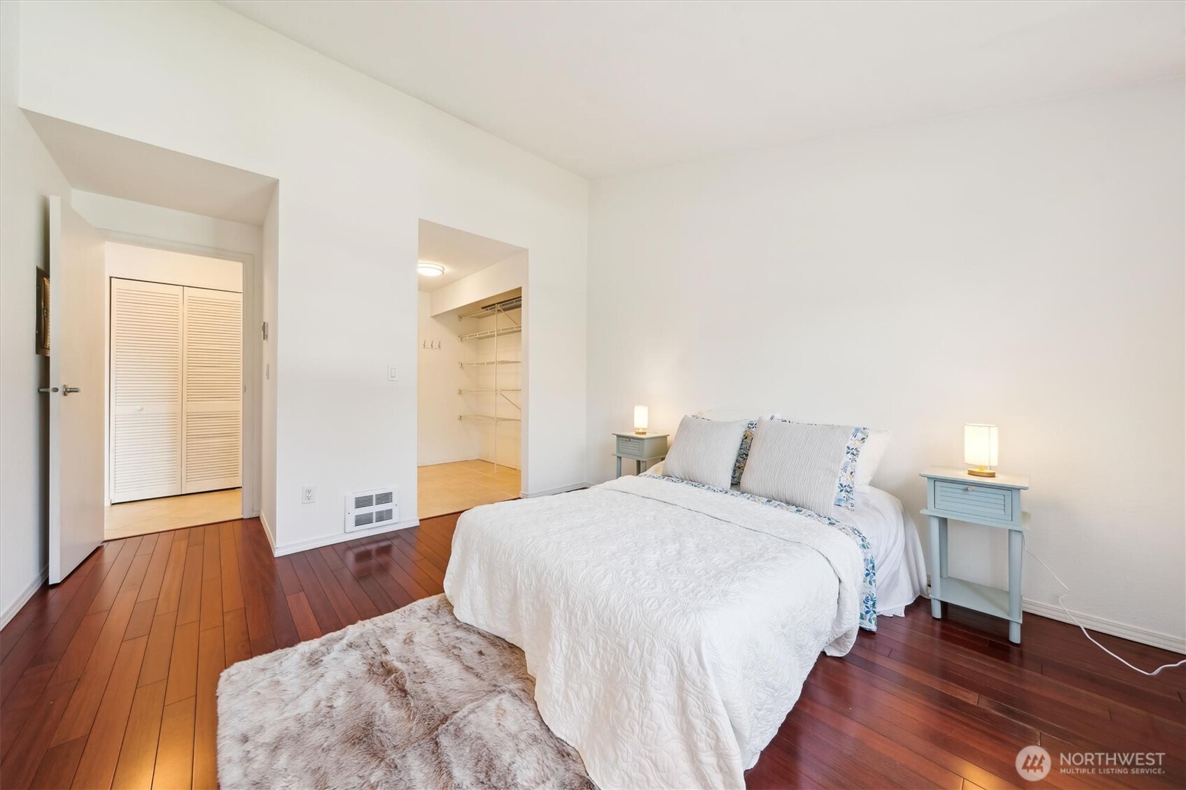 5813 S 238th CT #F2, Kent, WA 98032