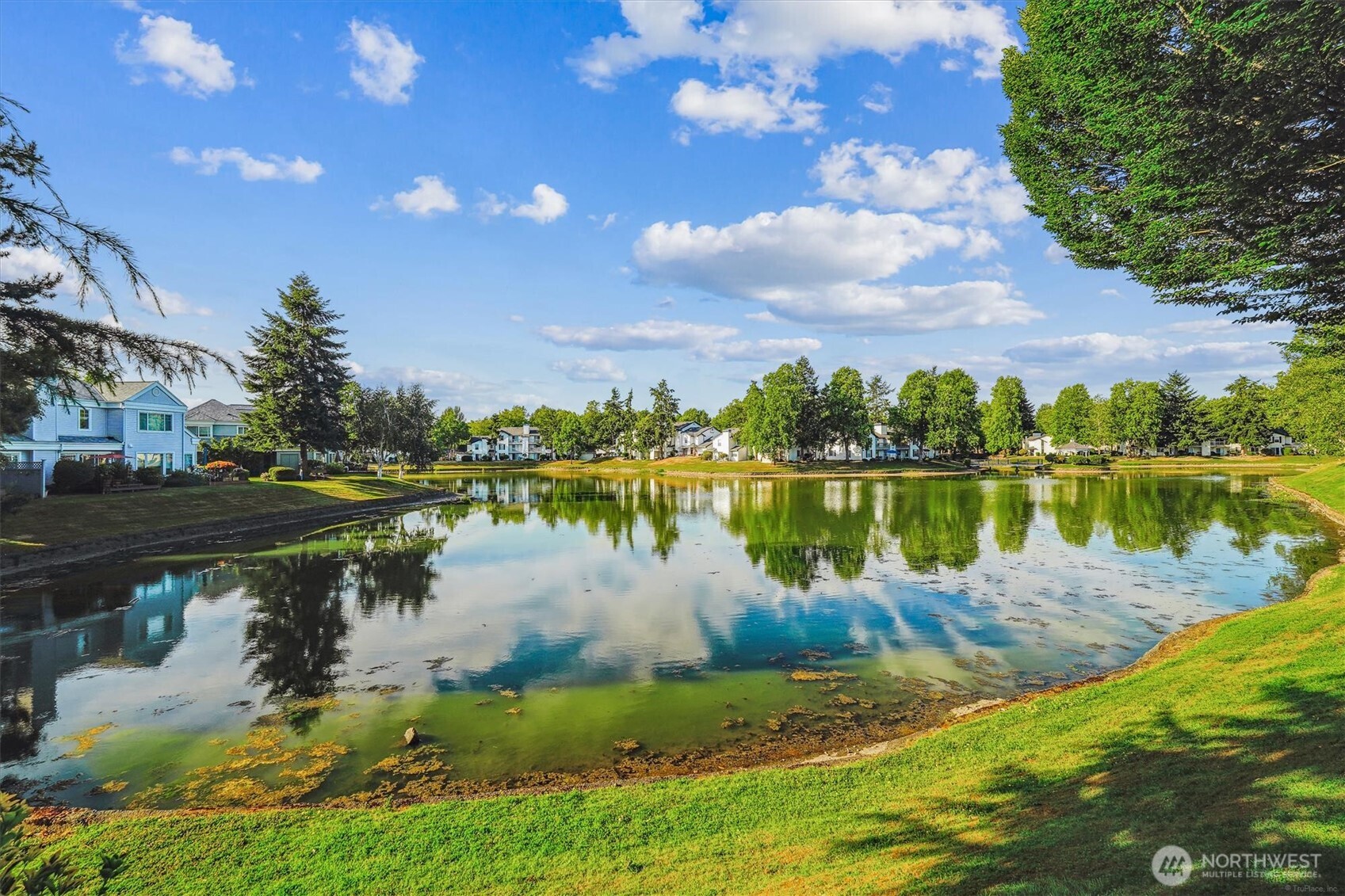 5813 S 238th CT #F2, Kent, WA 98032