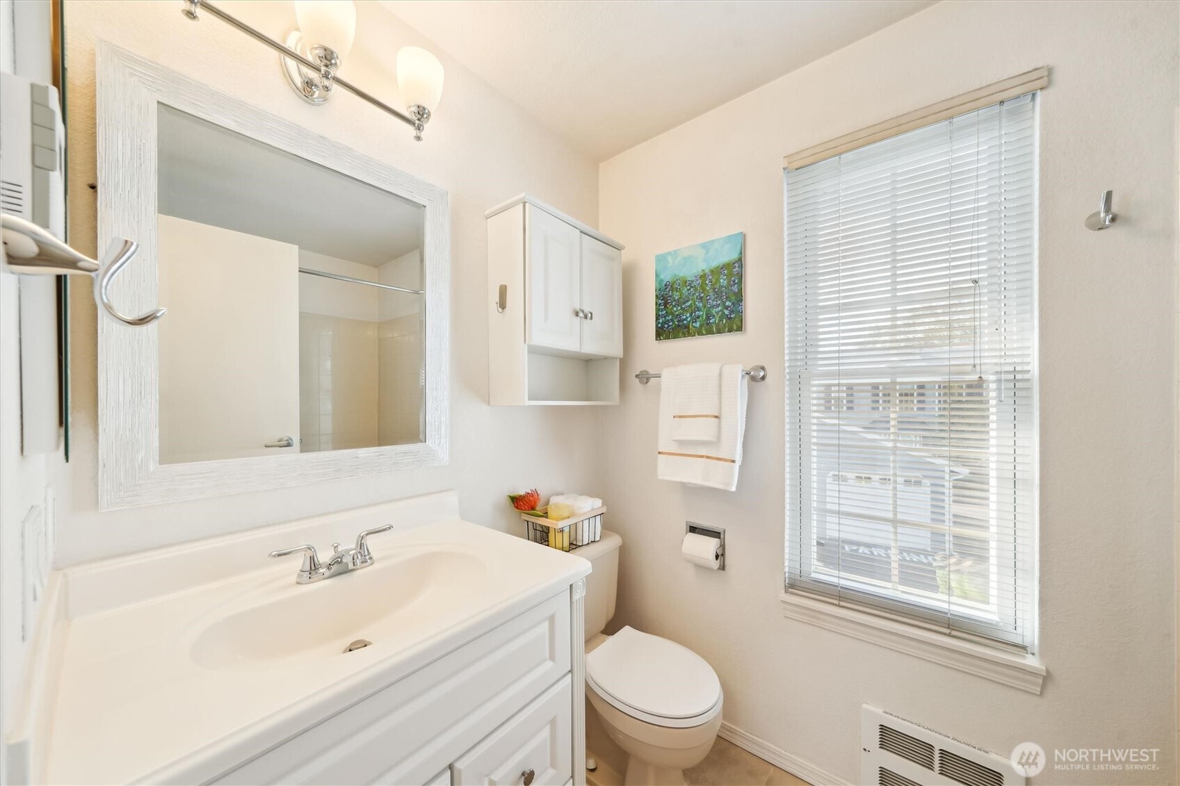 5813 S 238th CT #F2, Kent, WA 98032