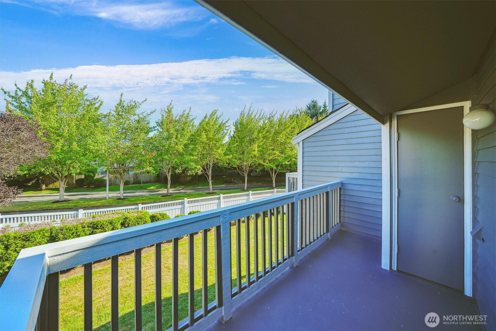 5813 S 238th CT #F2, Kent, WA 98032