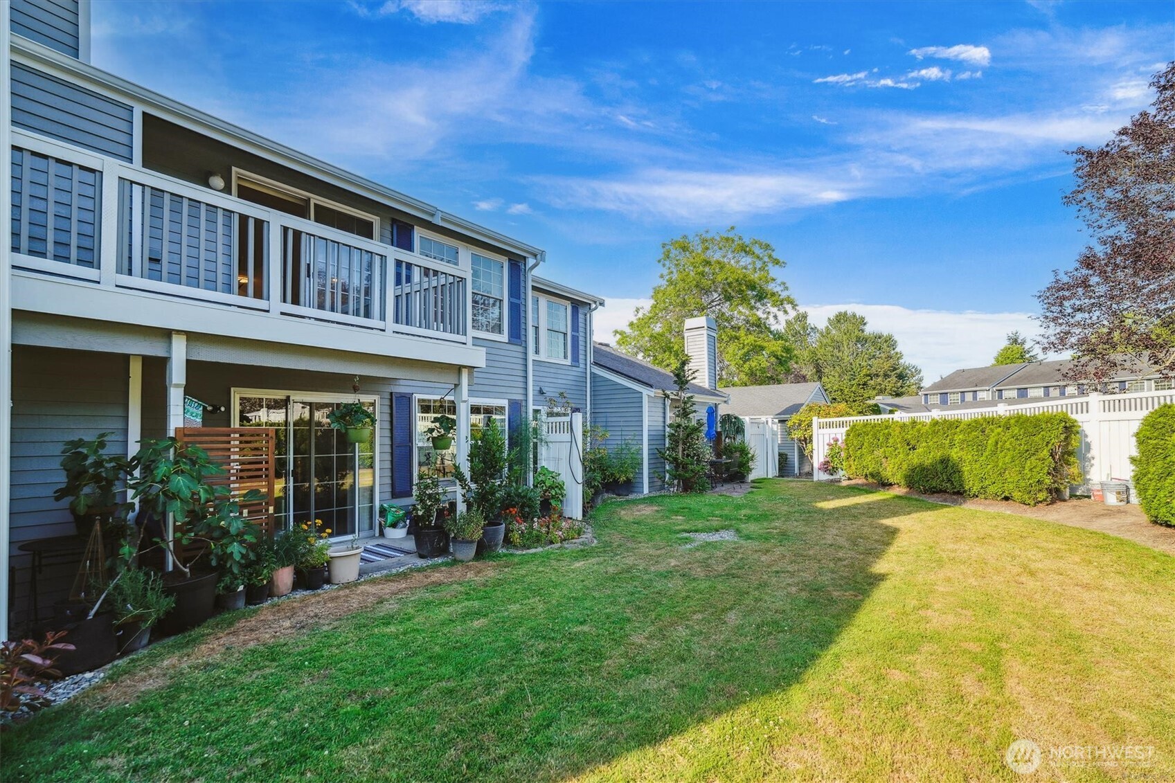 5813 S 238th CT #F2, Kent, WA 98032