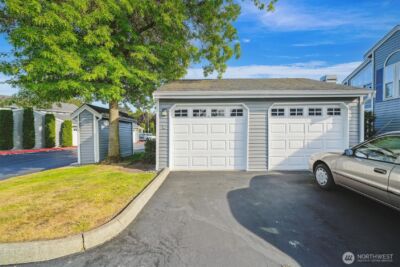 5813 S 238th CT #F2, Kent, WA 98032 - Photo 4