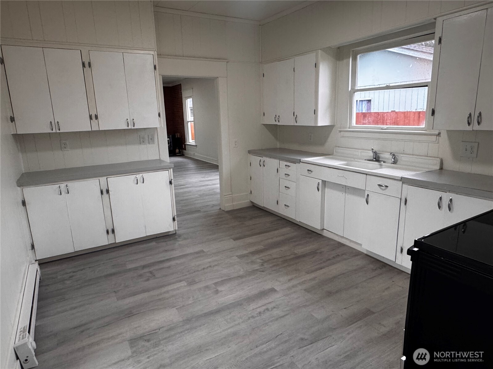 517 Water Street , South Bend, WA 98586