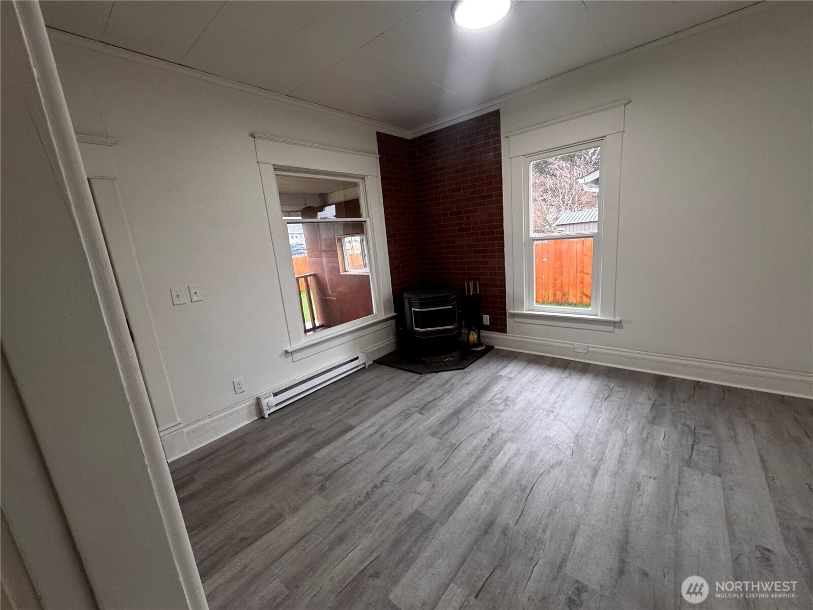 517 Water Street , South Bend, WA 98586