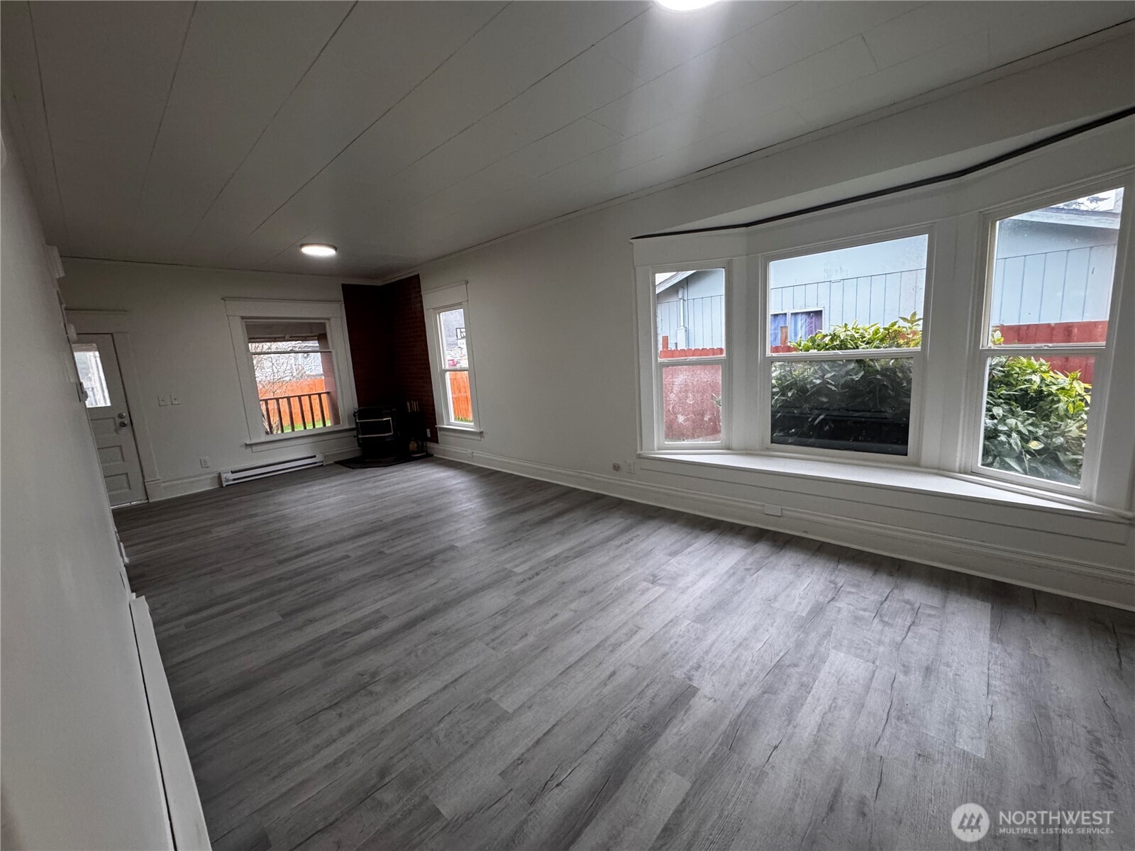 517 Water Street , South Bend, WA 98586