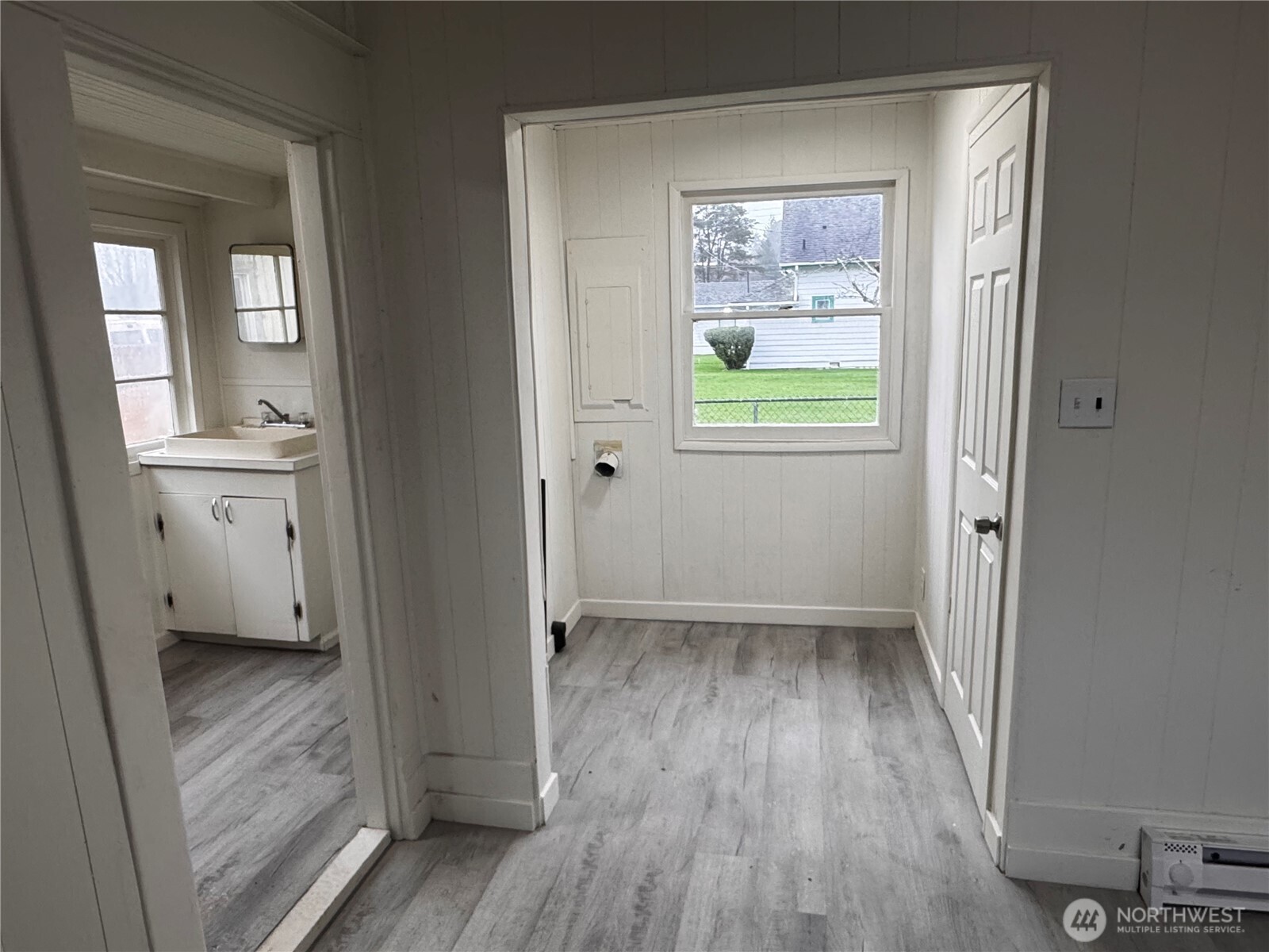 517 Water Street , South Bend, WA 98586