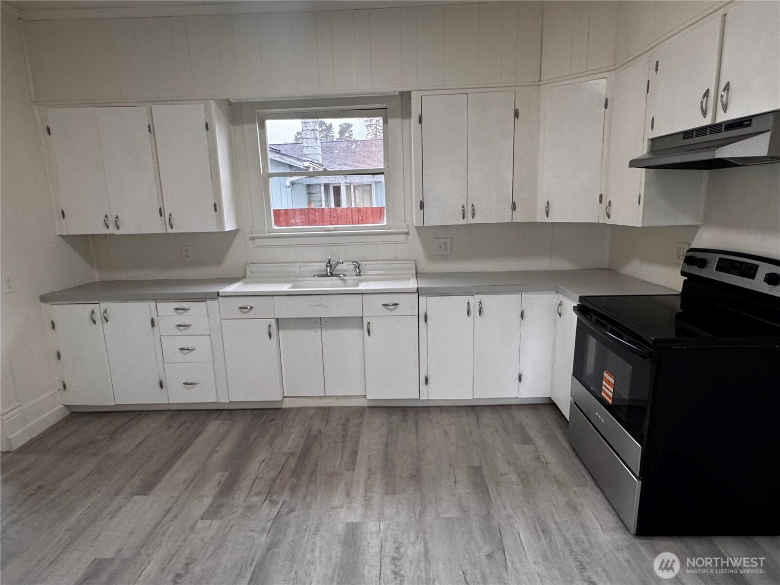 517 Water Street , South Bend, WA 98586