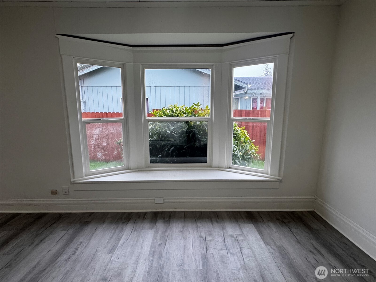 517 Water Street , South Bend, WA 98586