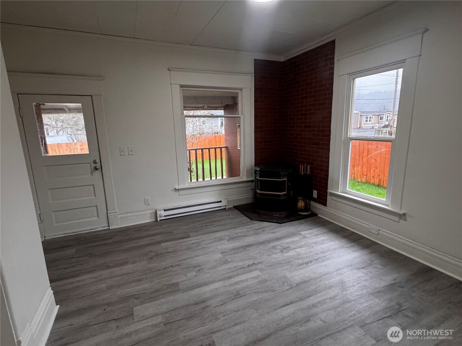 517 Water Street , South Bend, WA 98586