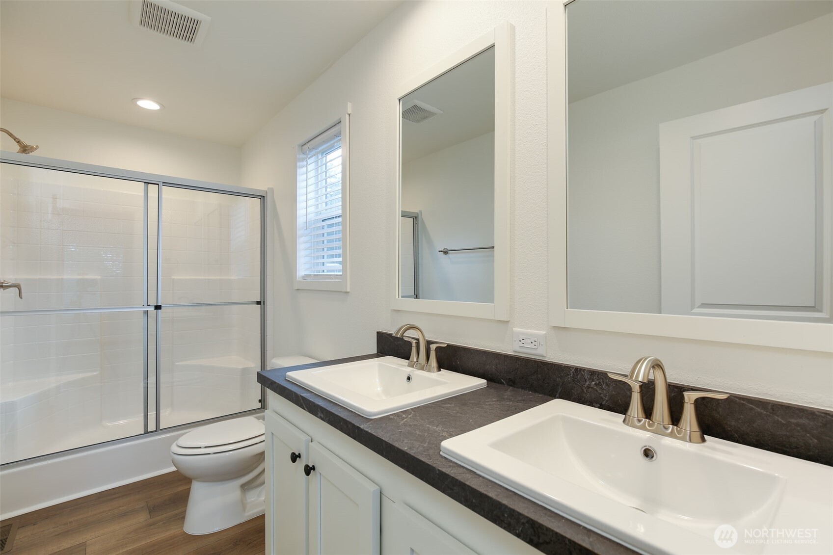 390 Ledgewood Beach Road , Coupeville, WA 98239