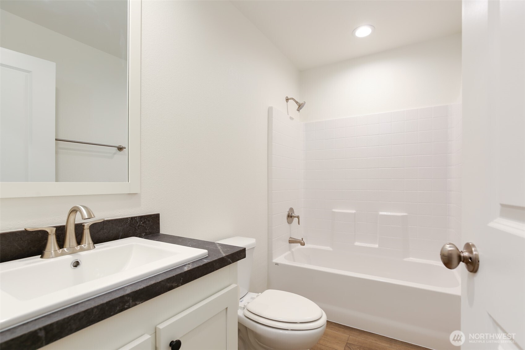 390 Ledgewood Beach Road , Coupeville, WA 98239