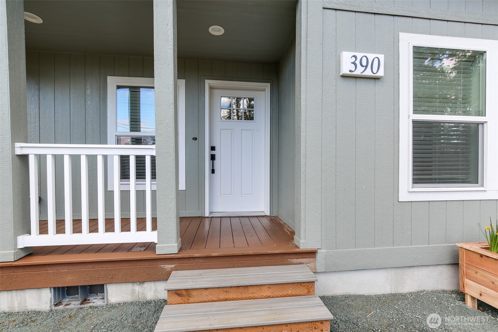 390 Ledgewood Beach Road , Coupeville, WA 98239