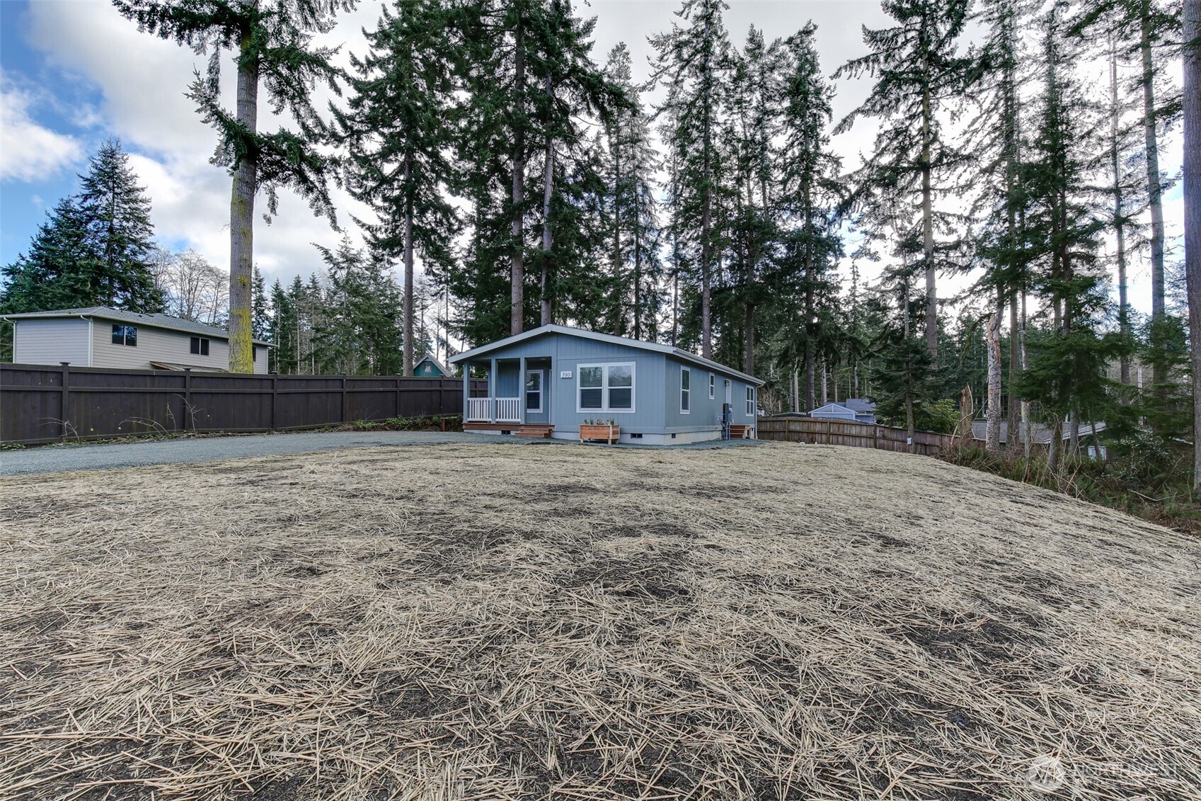 390 Ledgewood Beach Road , Coupeville, WA 98239