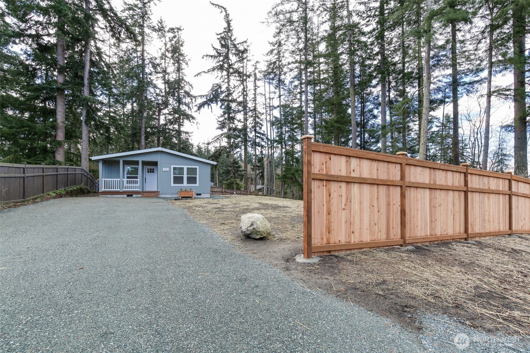 390 Ledgewood Beach Road , Coupeville, WA 98239