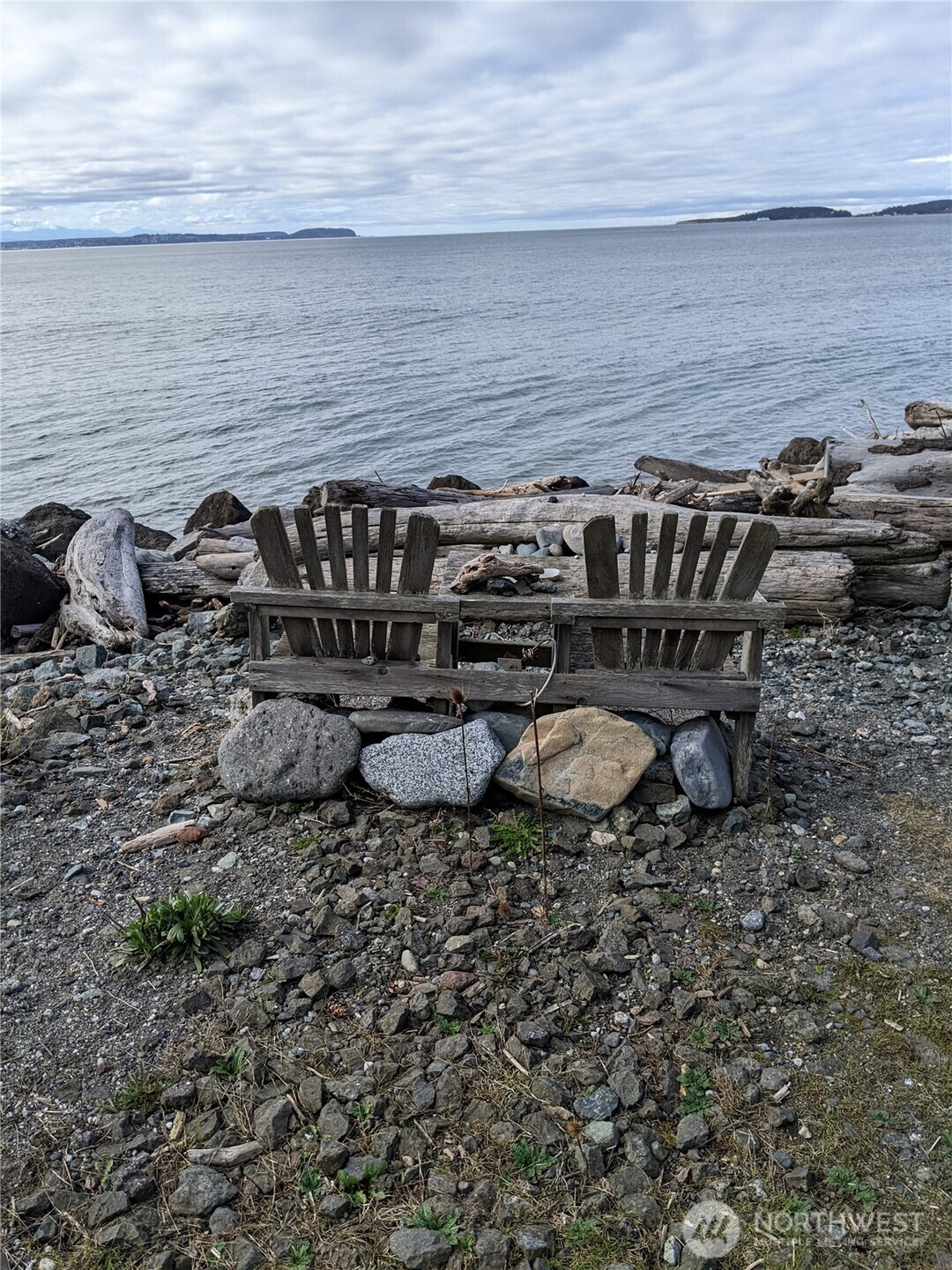 390 Ledgewood Beach Road , Coupeville, WA 98239