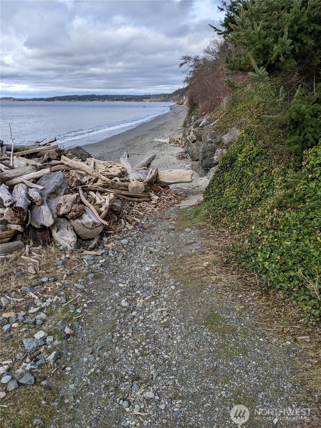 390 Ledgewood Beach Road , Coupeville, WA 98239