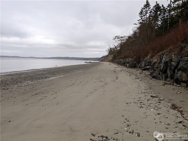 390 Ledgewood Beach Road , Coupeville, WA 98239