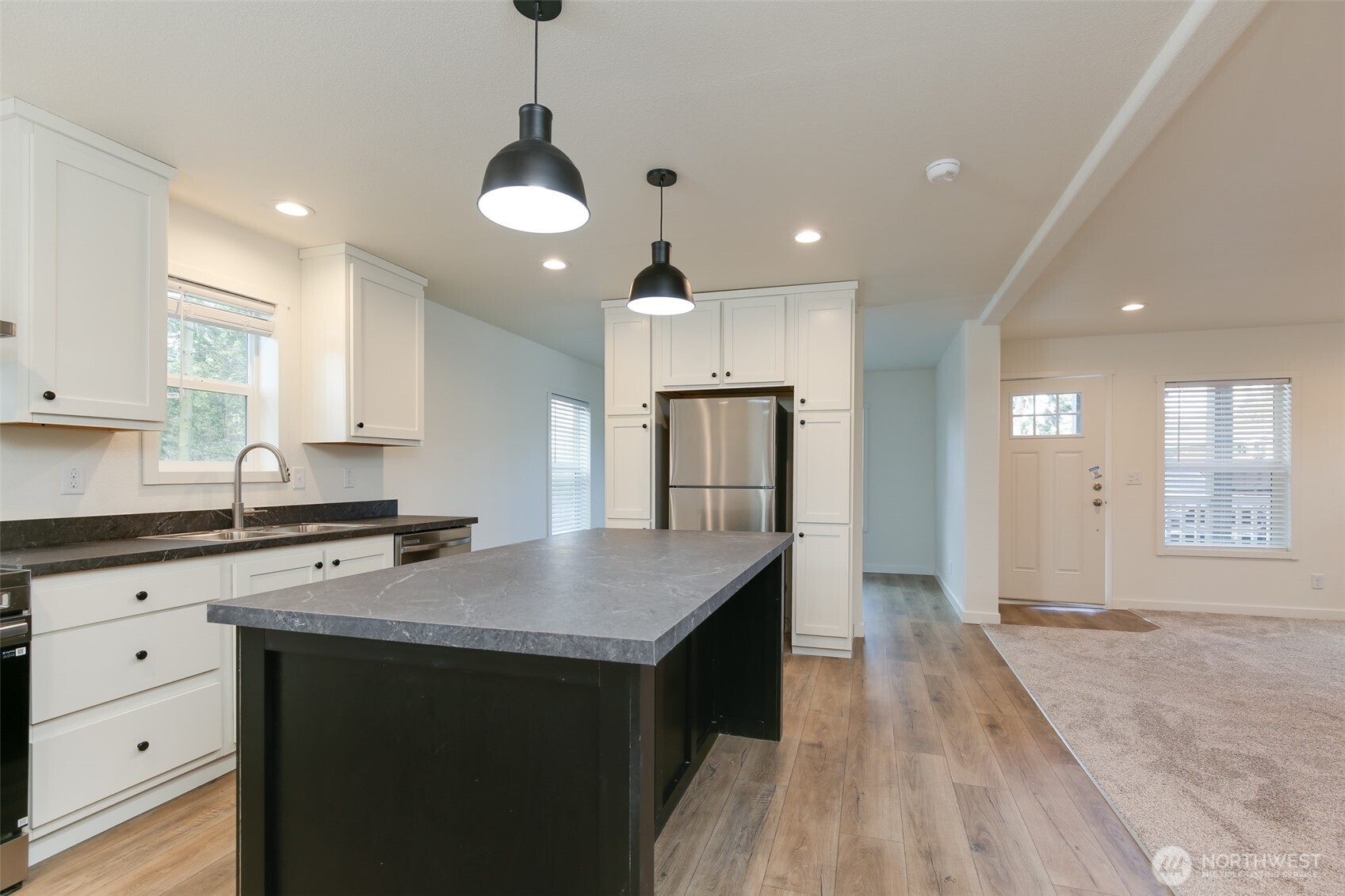 390 Ledgewood Beach Road , Coupeville, WA 98239