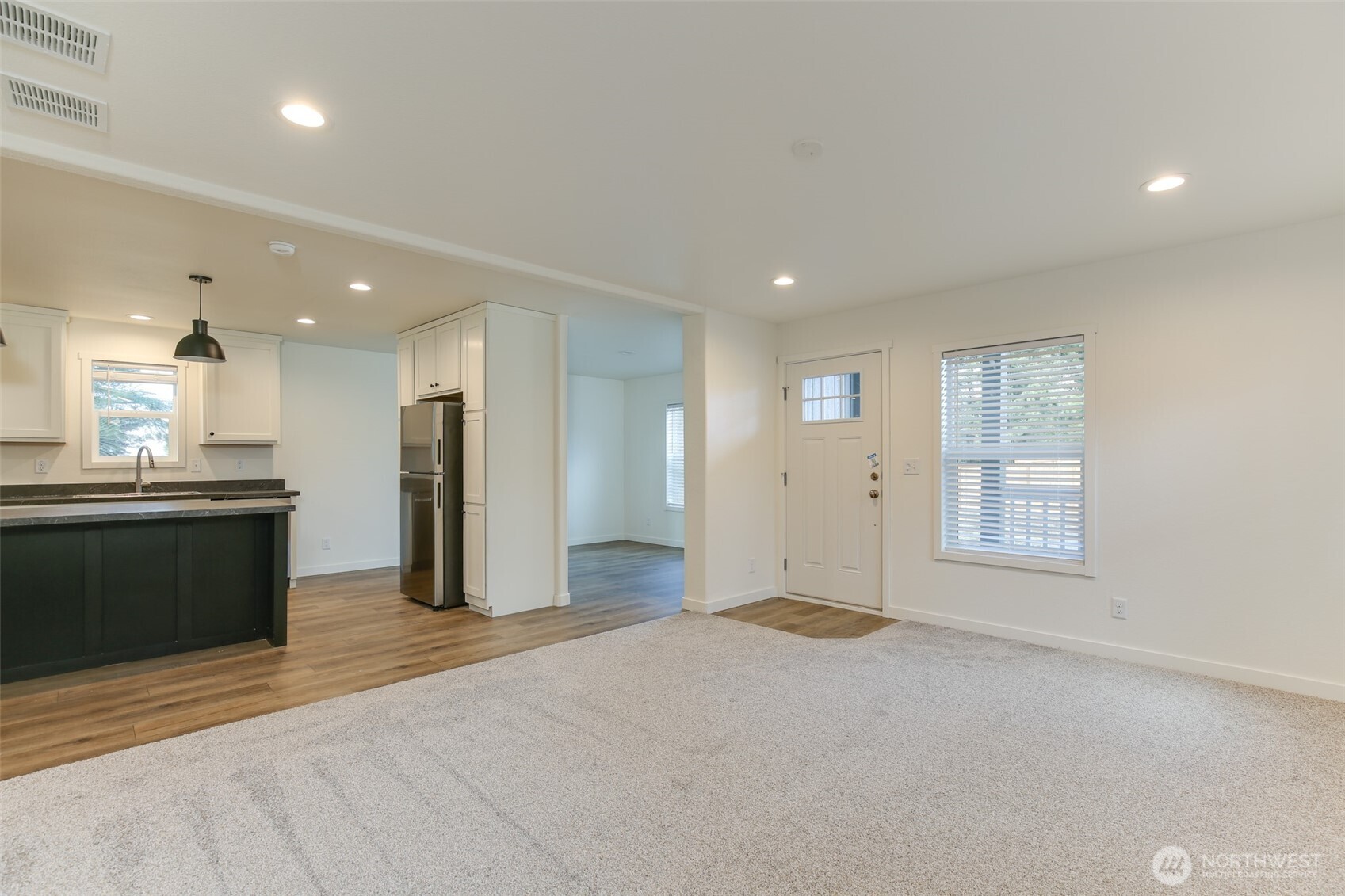 390 Ledgewood Beach Road , Coupeville, WA 98239