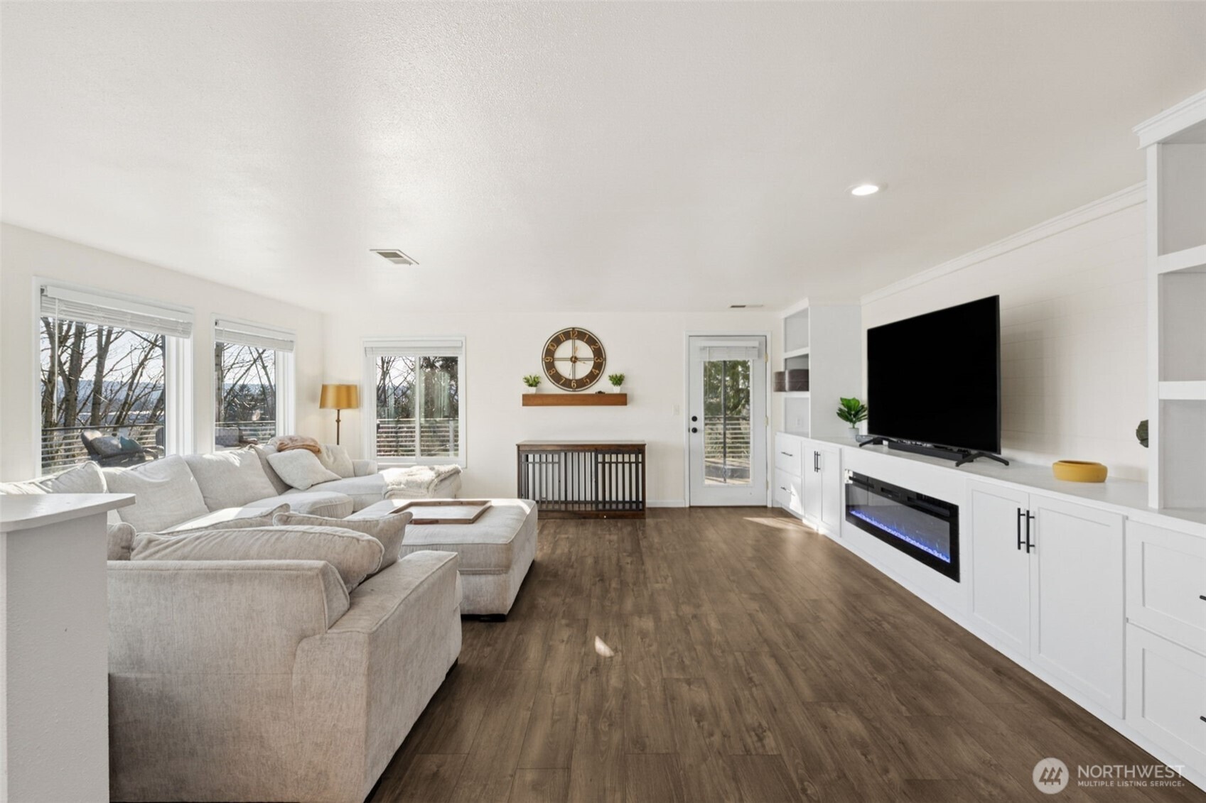 3827 90th Avenue E, Edgewood, WA 98371