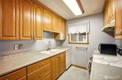 708 Marion Lane SE, Puyallup, WA 98372 - Photo 4