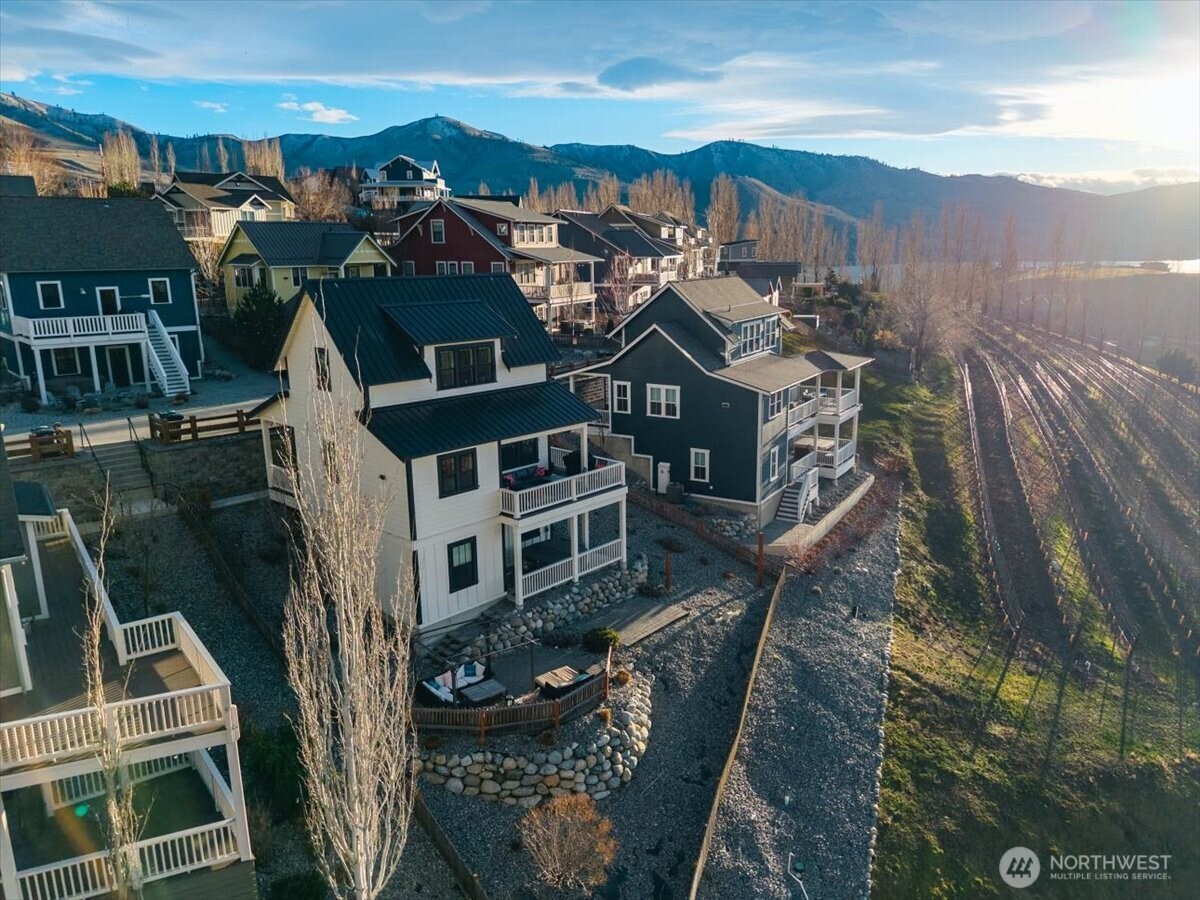 118 Porcupine Lane , Chelan, WA 98816