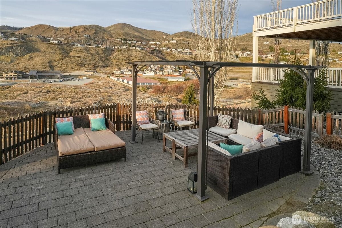 118 Porcupine Lane , Chelan, WA 98816