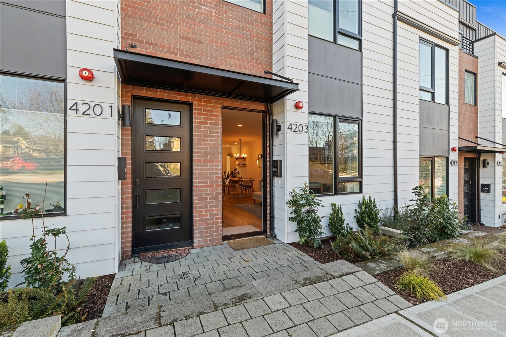 4203 SW Raymond Street , Seattle, WA 98136