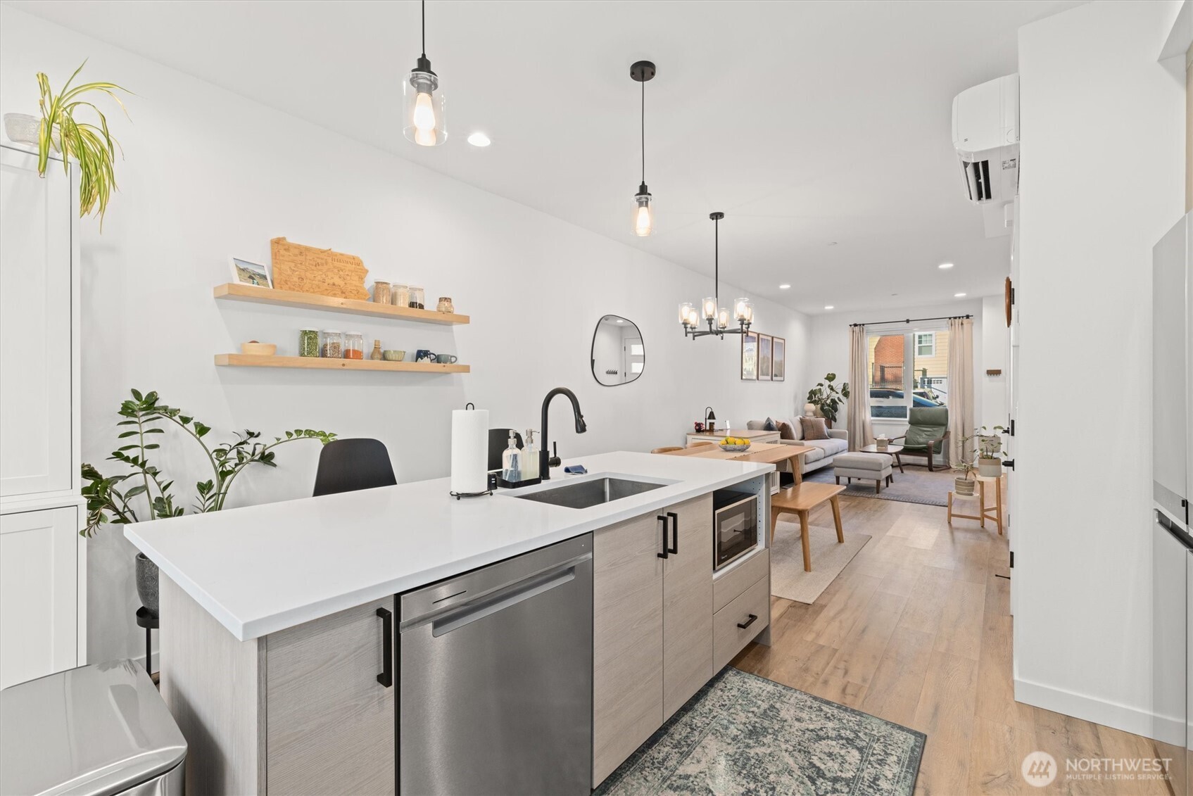 4203 SW Raymond Street , Seattle, WA 98136