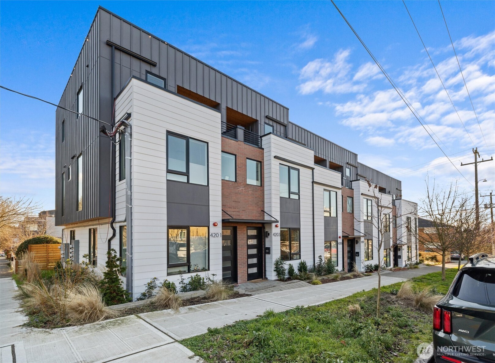 4203 SW Raymond Street , Seattle, WA 98136