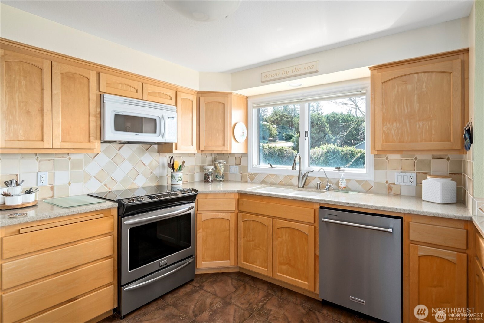 1505 West Beach Road , Oak Harbor, WA 98277