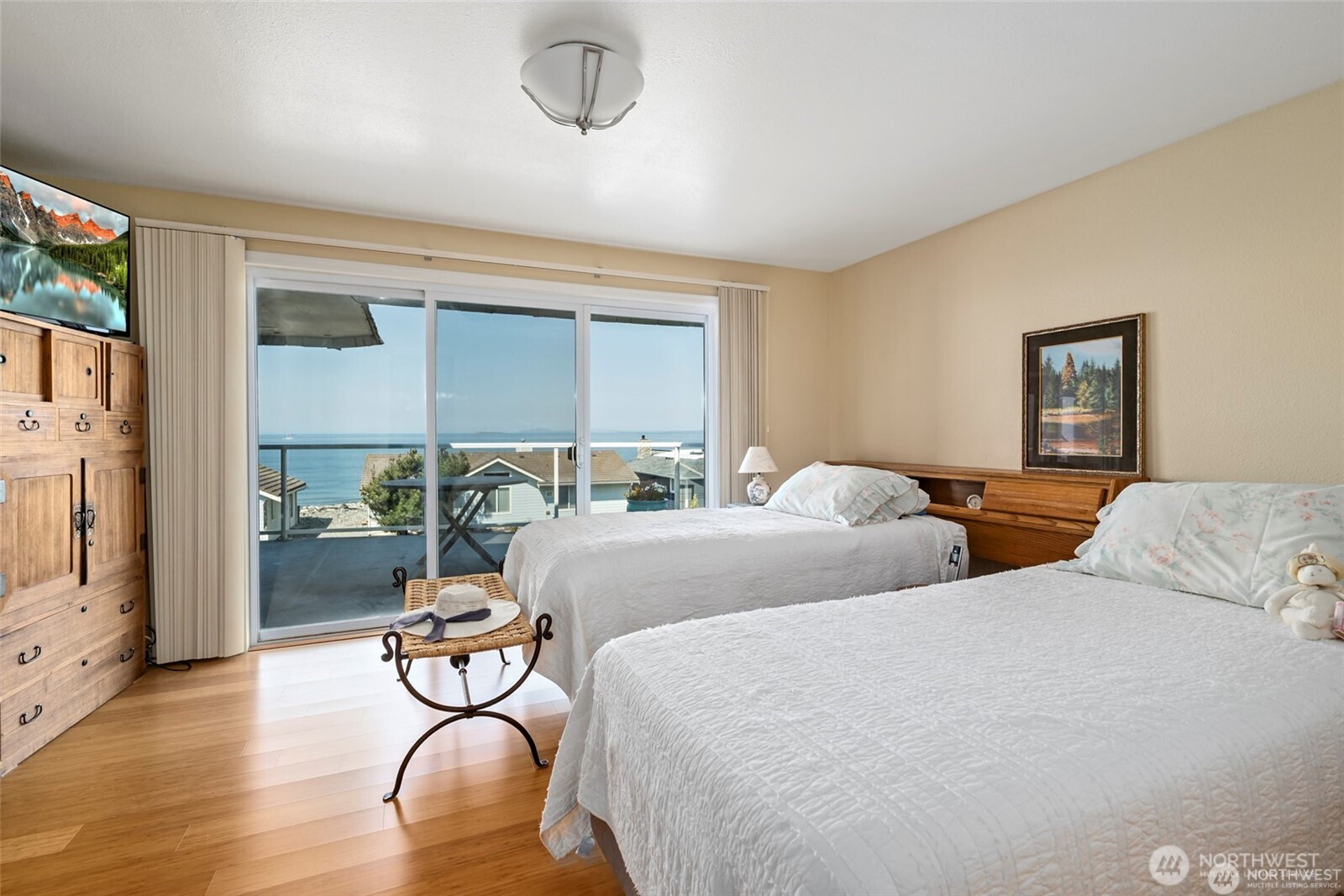 1505 West Beach Road , Oak Harbor, WA 98277