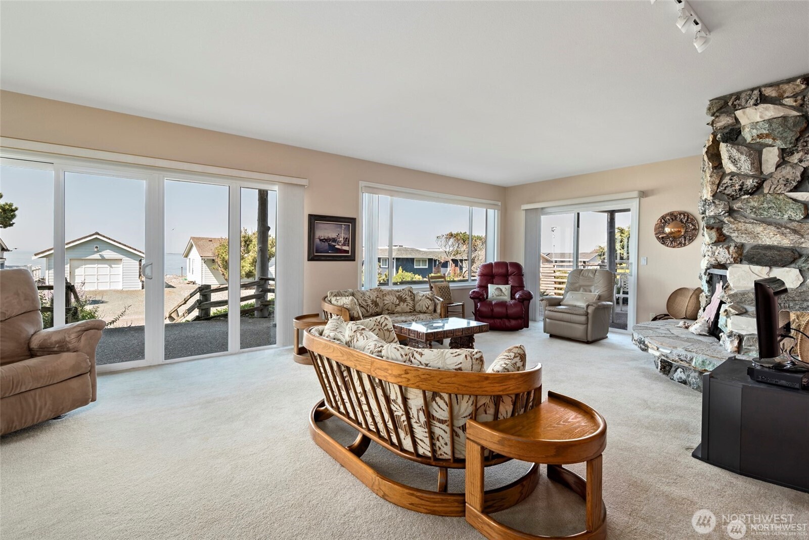 1505 West Beach Road , Oak Harbor, WA 98277