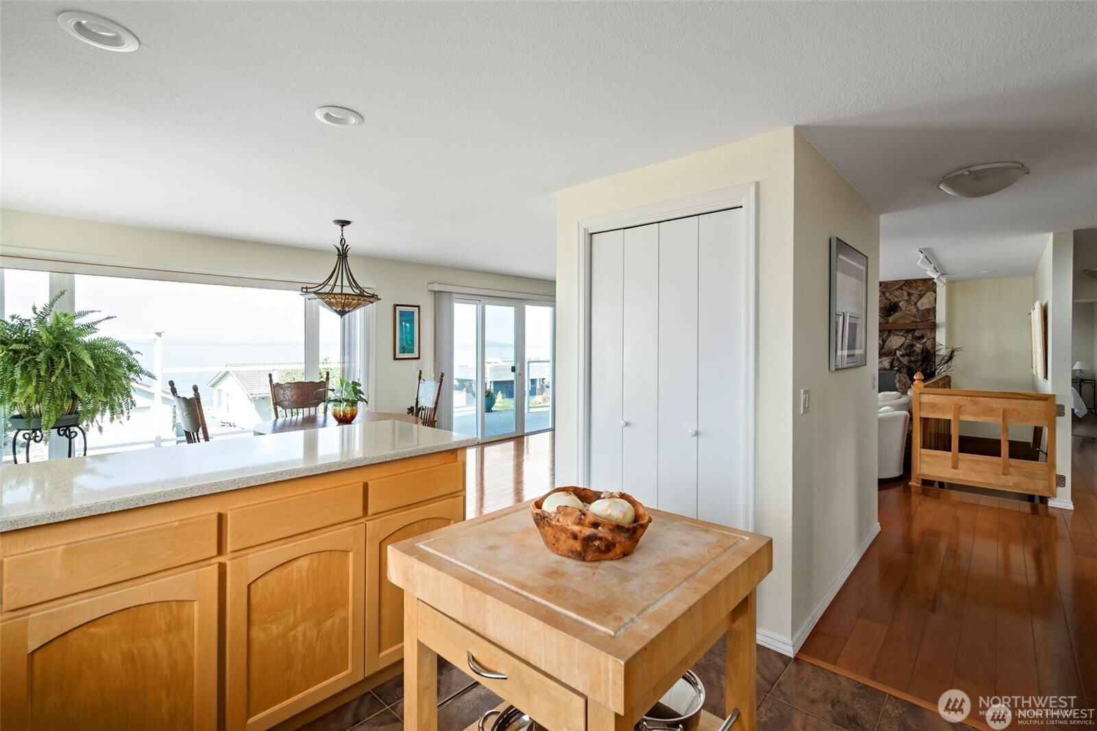 1505 West Beach Road , Oak Harbor, WA 98277