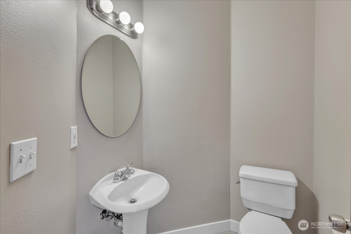 25123 Roberts Drive #504, Black Diamond, WA 98010-9218