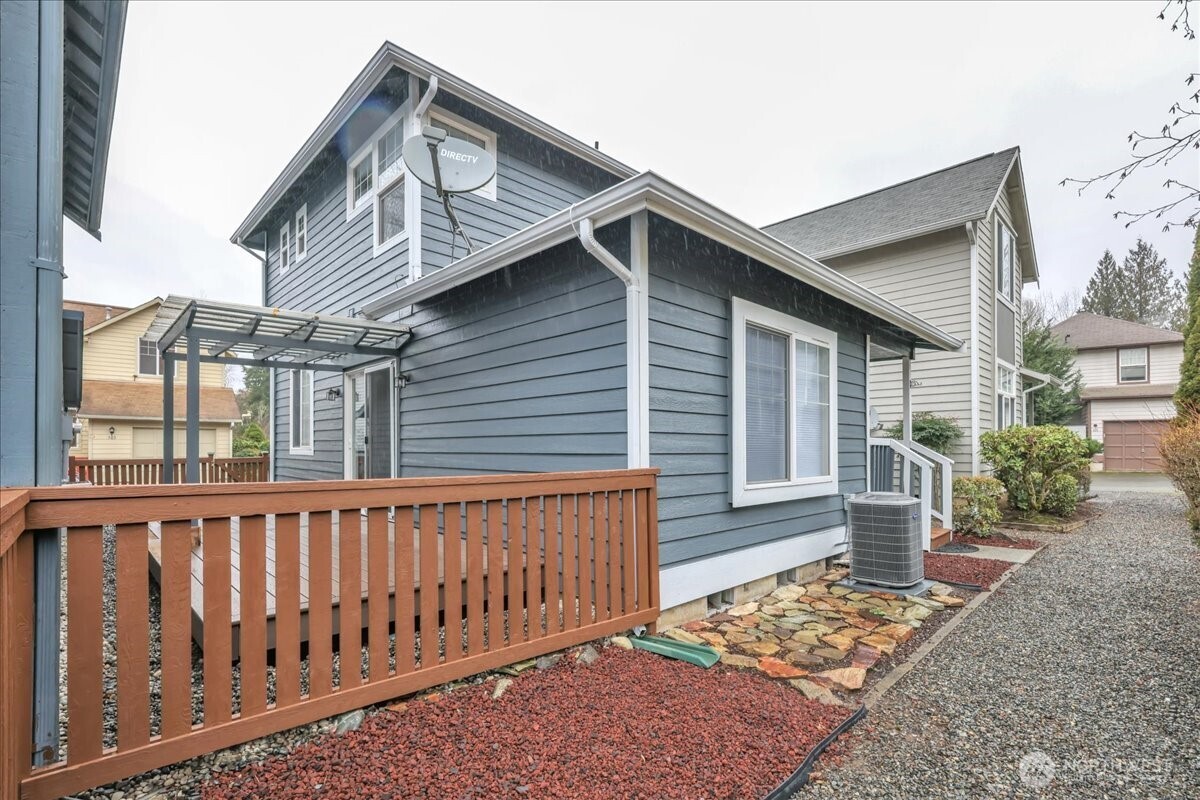 25123 Roberts Drive #504, Black Diamond, WA 98010-9218