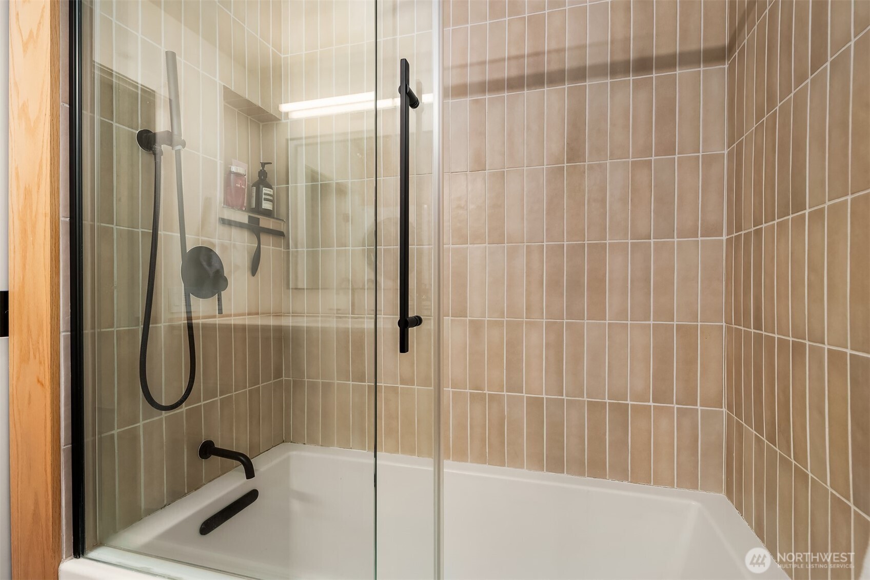 2504 Western Avenue #422, Seattle, WA 98121