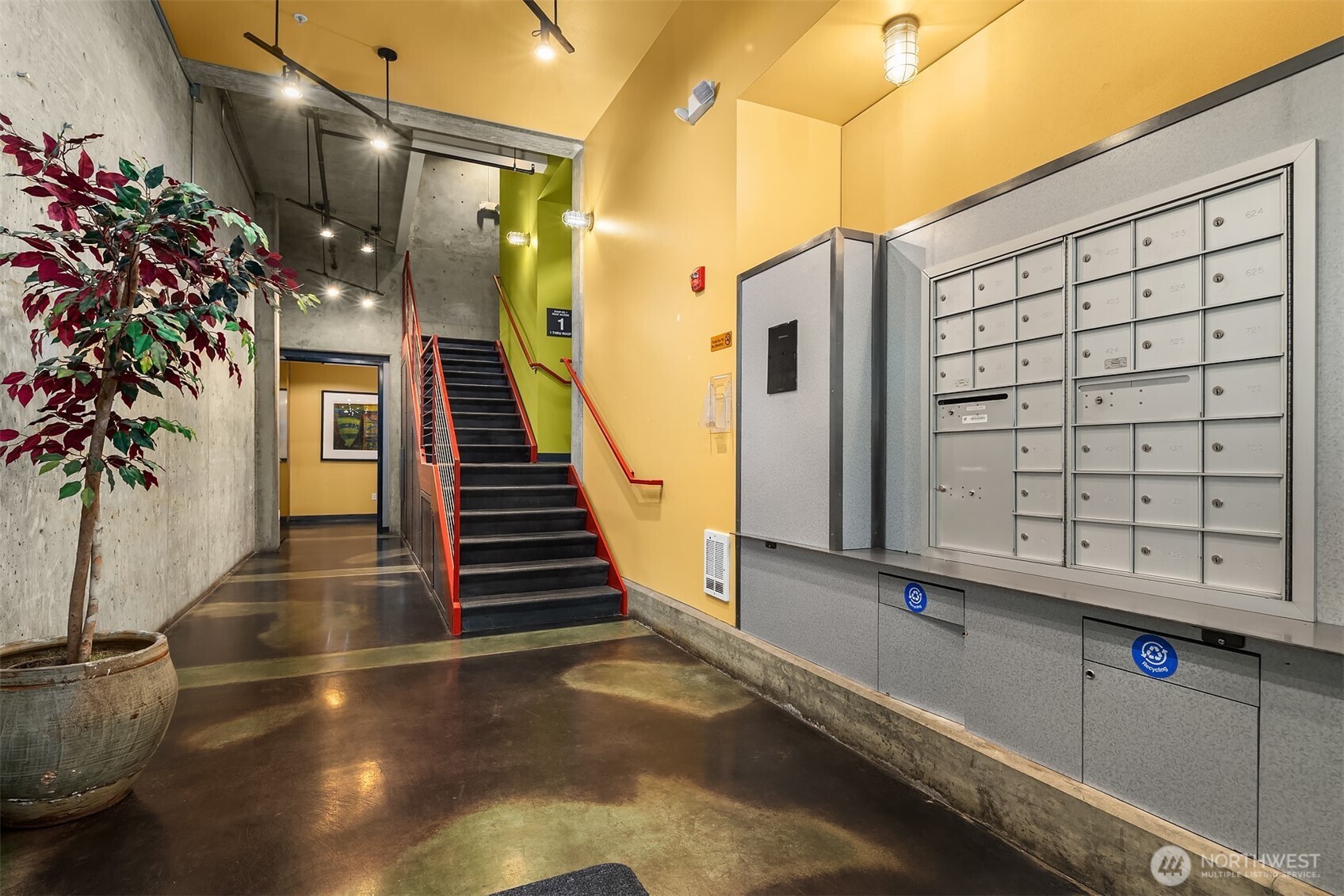 2504 Western Avenue #422, Seattle, WA 98121